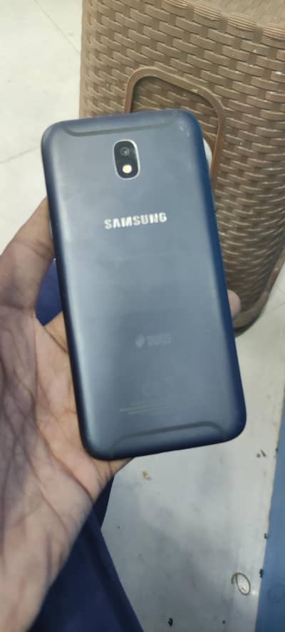 Samsung j5 pro . dual SIM pta with fingerprint