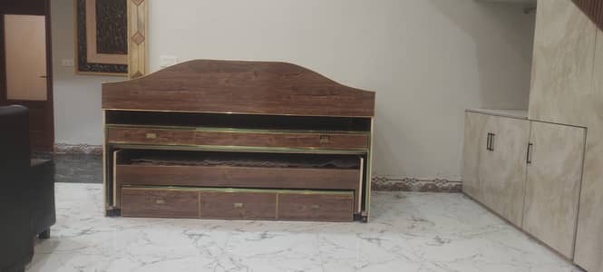 Made of board /hard Lasani /Durable reliable material