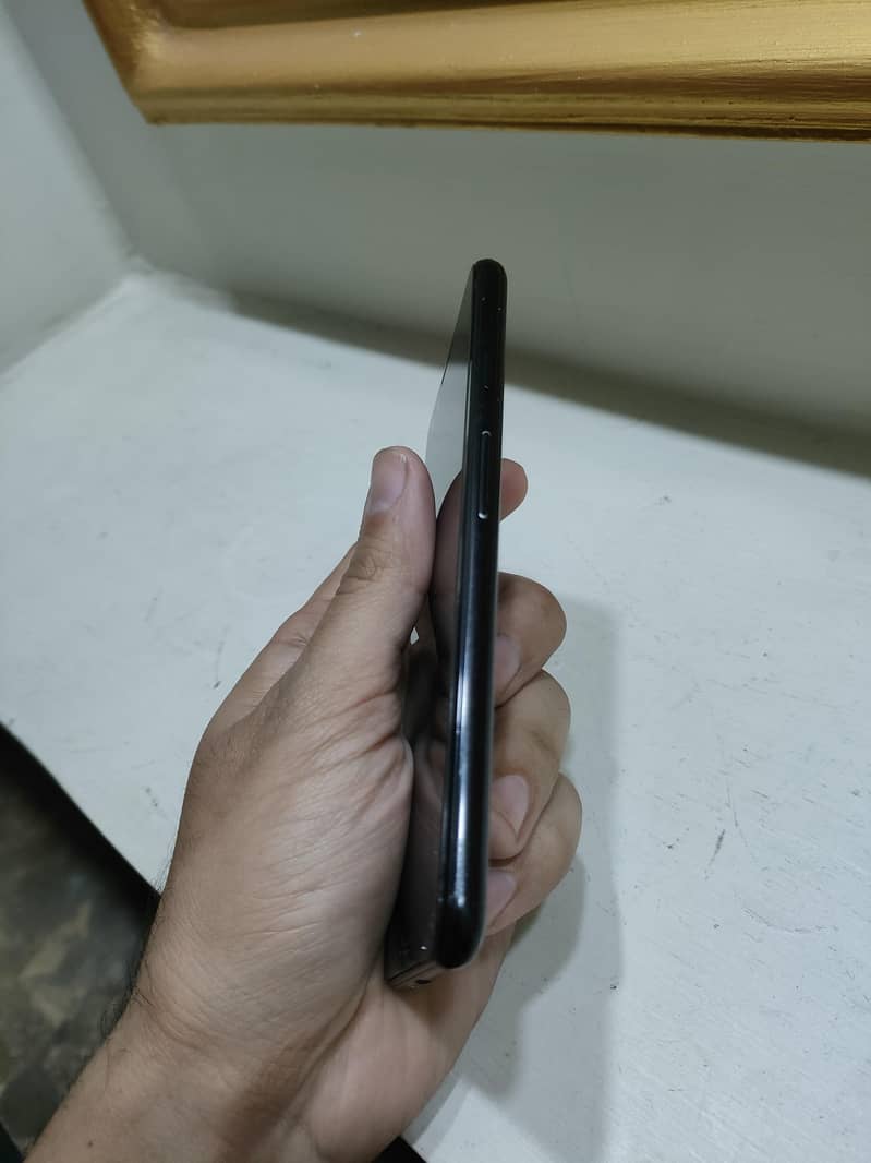 Google pixel 3. . . 6