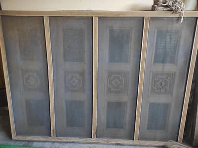 لکڑی کی کھڑکی برائے فروخت ز