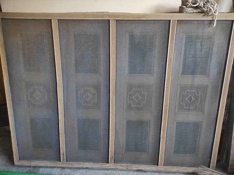 لکڑی کی کھڑکی برائے فروخت ز 0