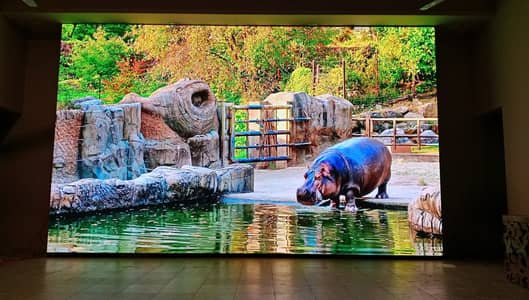 Indoor SMD Screens/Video Wall Mount/Outdoor Pole Streamer/SMD Standee