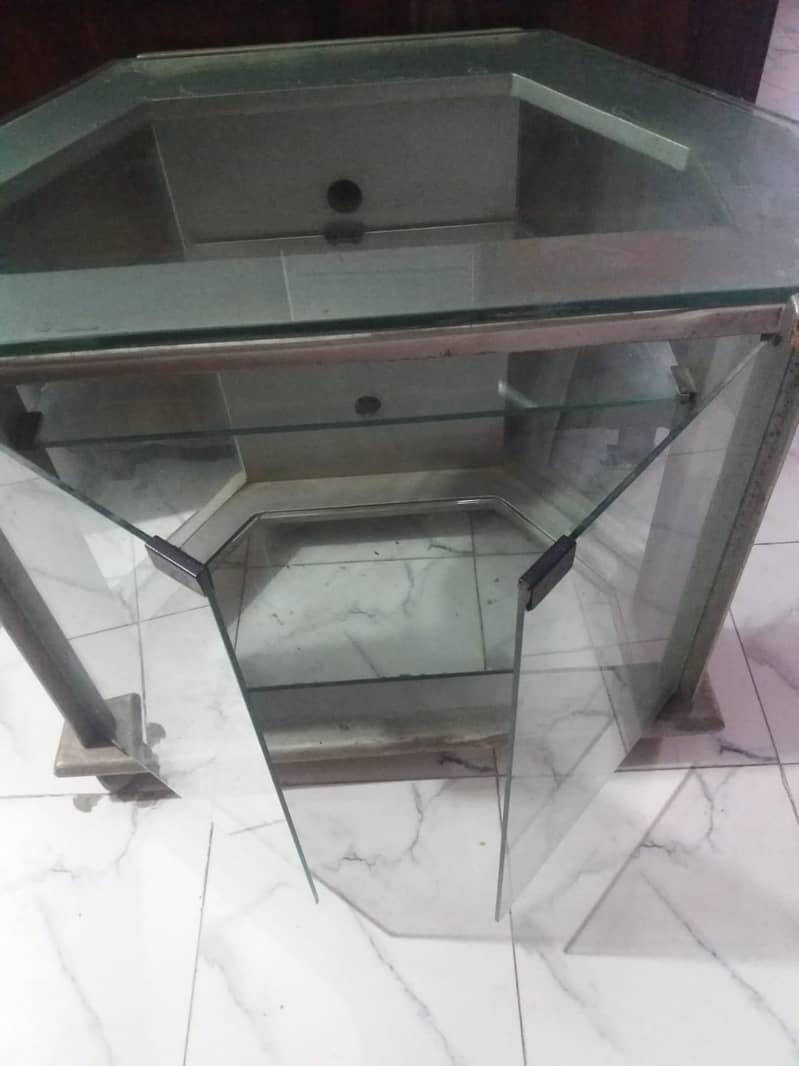 LCD TV TABLE 2