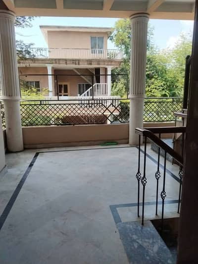 G-11/1 25*50 upper portion Available For Rent