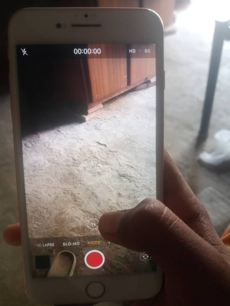 Apple iPhone 8 Plus 3