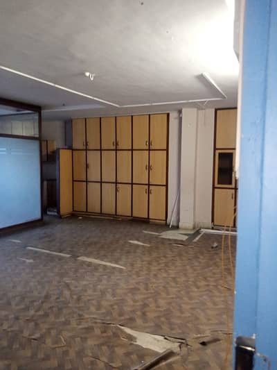 First floor sami furnished office for rent 960sqft in shahar e Faisal.