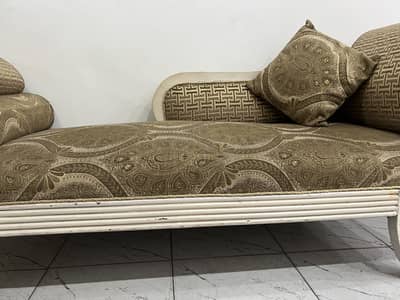 GOLDEN DEWAN IN VERY BEST CONDITION