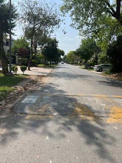 1 Kanal Pair H block 2nd Street from Park DB Pole CLear Slient Street