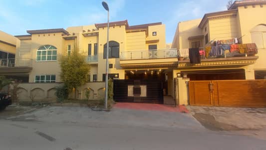 7 MARLA NEW DOUBLE UNIT HOUSE FOR SALE