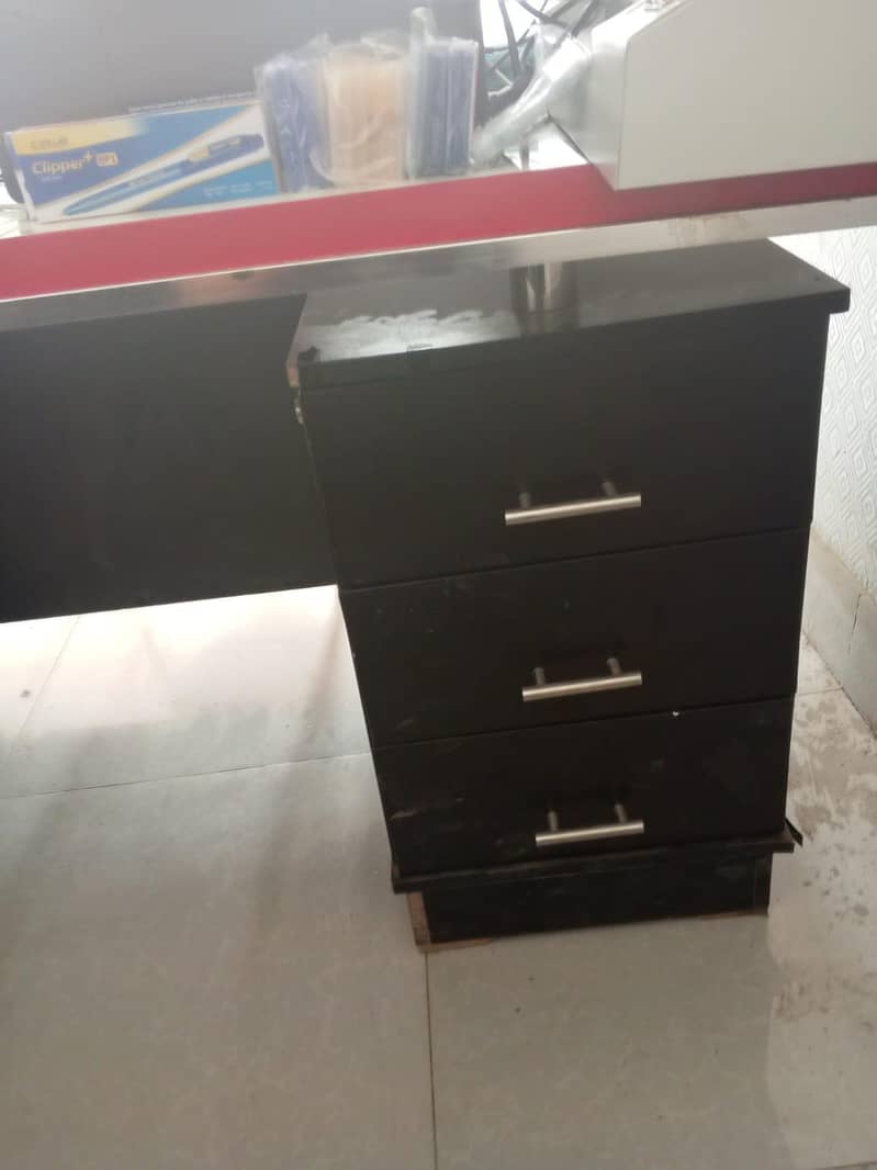 office Table with side Table 1