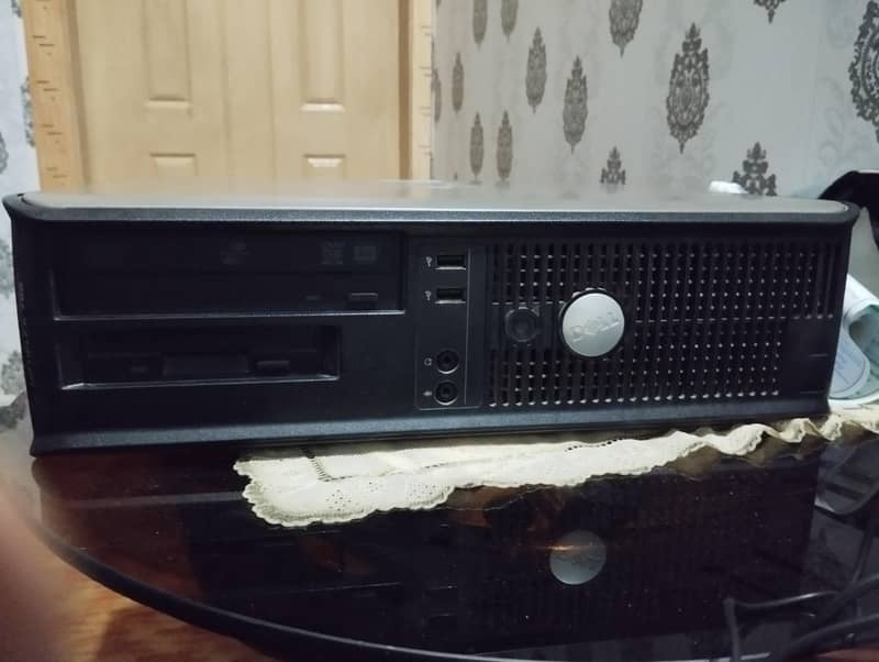 computer pc with lcd 1