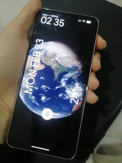 Google pixel 8 pro  5g official Pta (premium gold color)