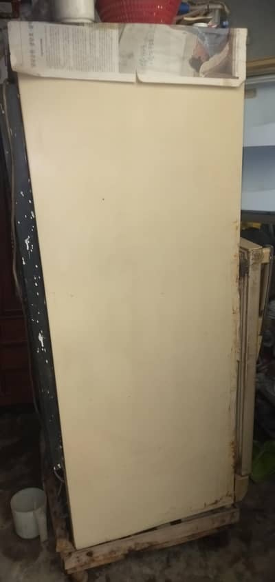Dawlance medium size refrigerator sale