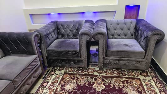 4 seater sofa set luxury design Excellent condition karachi