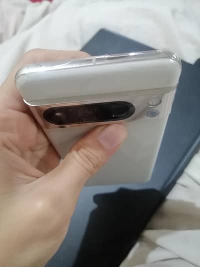 Google pixel 8 pro  5g official Pta (premium gold color)