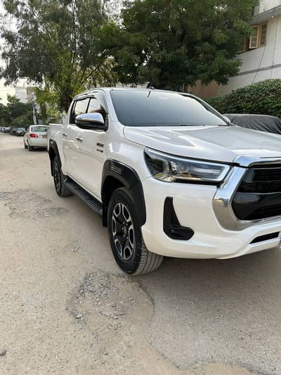 TOYOTA HILLUX REVO FULL OPTIONS PUSH START 2.8