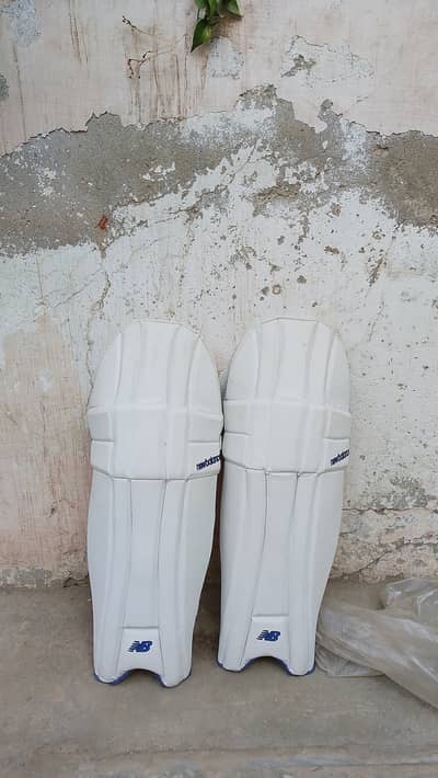 New balance cricket Pads