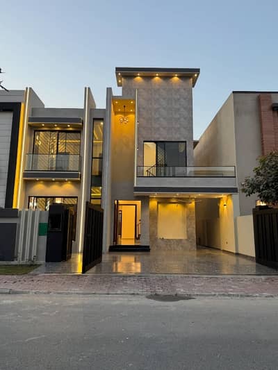Luxury 10 Marla House For Sale In Top City