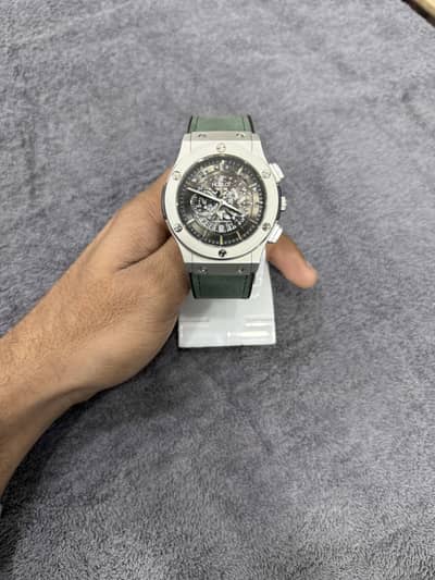 Best quality watchs available at reasonable prices 03716209007