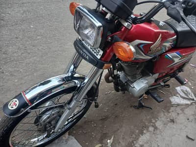 Honda 125 Almost 10/10  2023 Model
