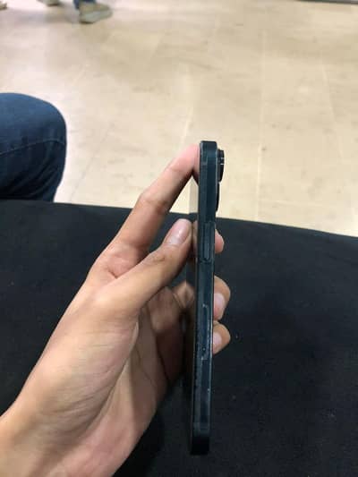 iPhone 14 battery