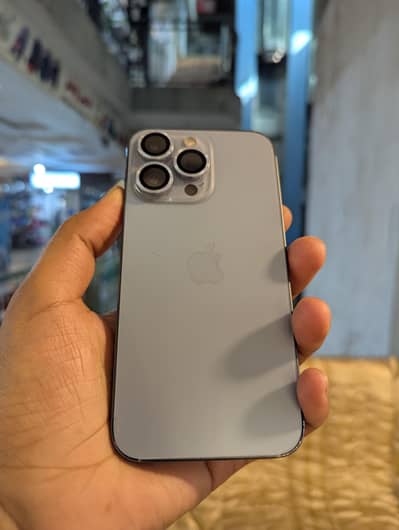 I phone 13 Pro 128 gb.