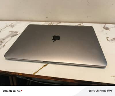 MacBook pro 13 inch M2 16/512