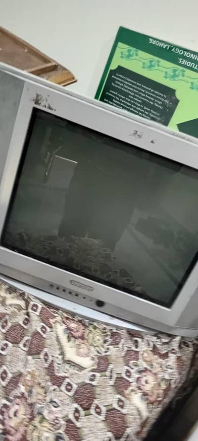 samsung TV 20 inch LCD best condition