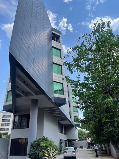 2 Kanal Building Commercial For Office Bank Etc