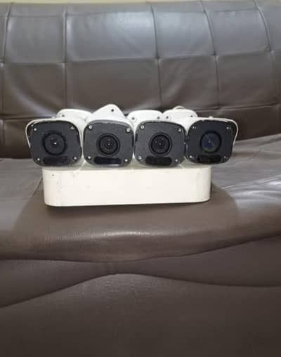 UNV 4ch nvr with 4 ip cameras with 4port Poe