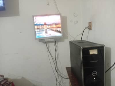 ​Dell i7 4th Gen | 16GB RAM | 128GB SSD | 19" LED