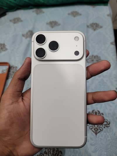 Iphone 17 pro max silver