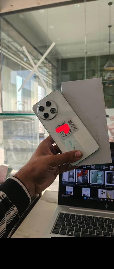 Tecno spark 30 pro 8gb ram 128gb rom 4 months wranty remain read add c