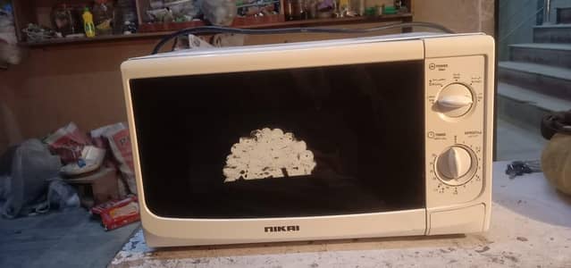 NIKAI MICROWAVE 700 W