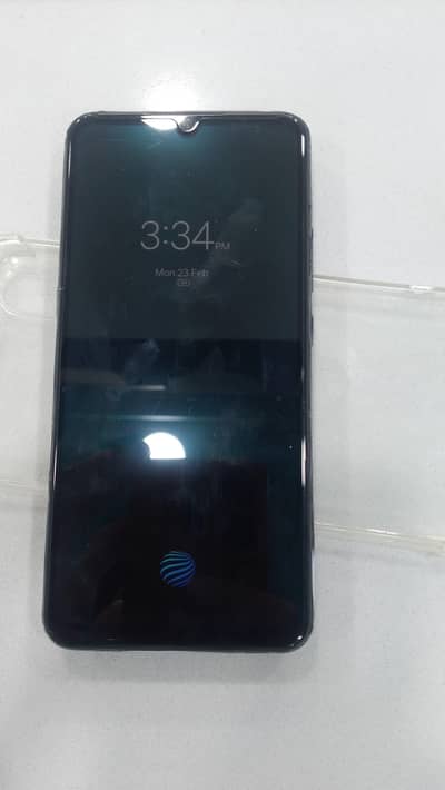 Vivo S1 4/128Gb Super amoled display.