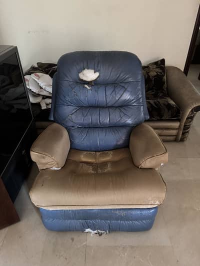 Comfortable Recliner Sofa - Perfect Working Condition