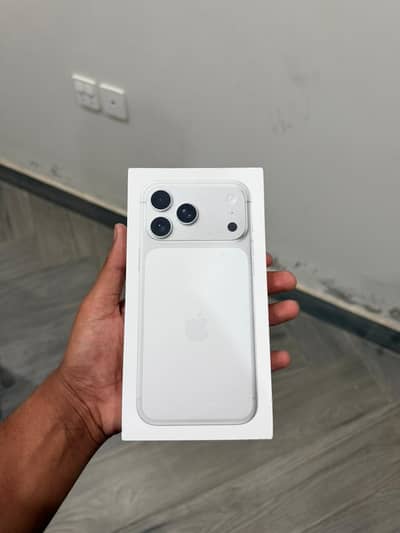 iPhone 17 Pro Max  256GB with box FU