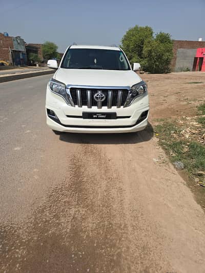 Toyota Land Cruiser Prado TX Petrol 2.7 7-Seats Sunroof