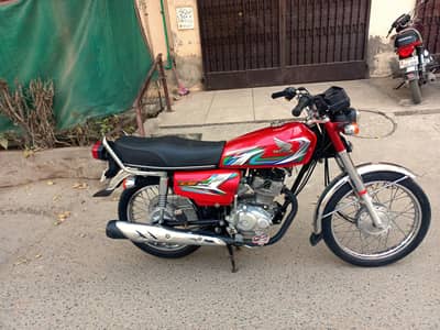 Honda CG 125 2023 model totally new bike 18500 km used only like new
