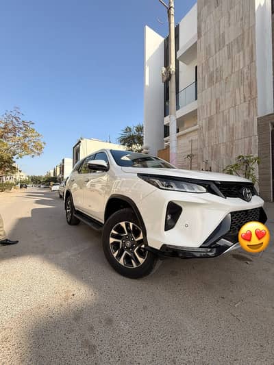 Toyota Fortuner Legender