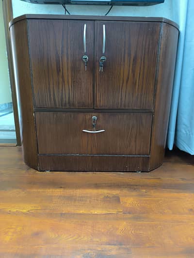 3 small cupboard unit