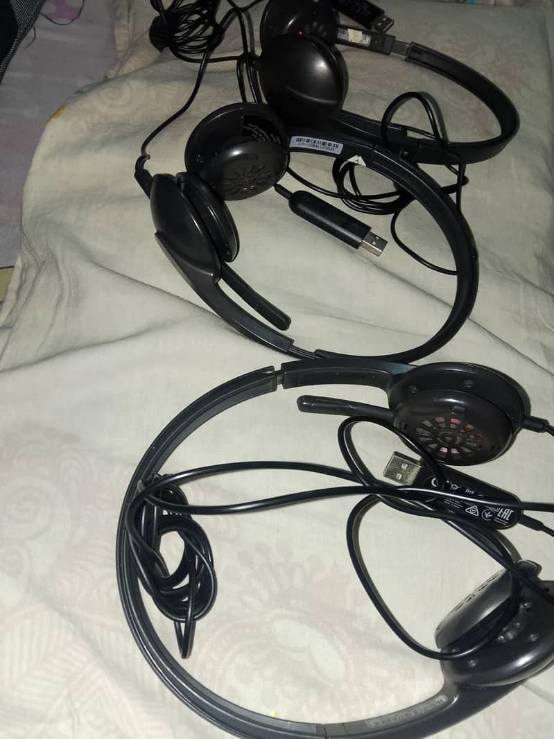 Logitech Headset 3pcs available 1