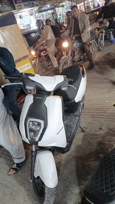 Honda Electric Scooty 100km 1 Charge