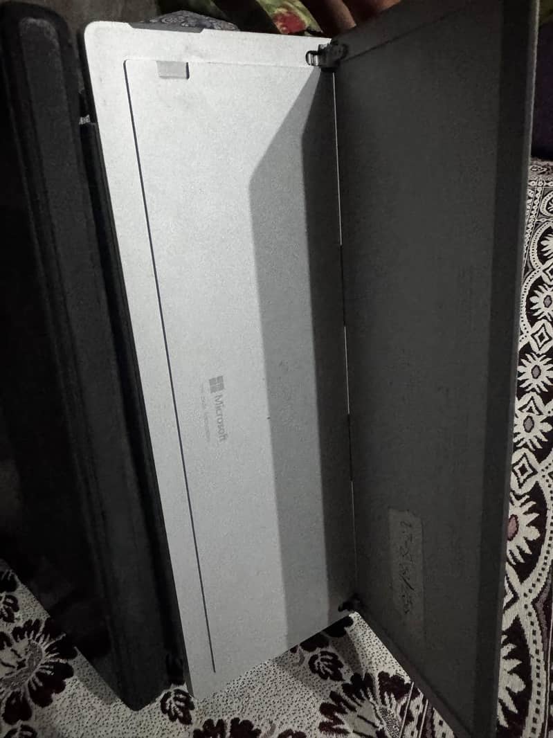 Microsoft surface 6 pro 3