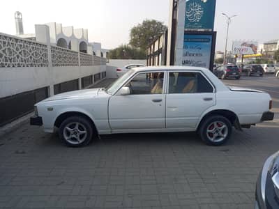 Toyota Corolla 1981 model Urgent sale