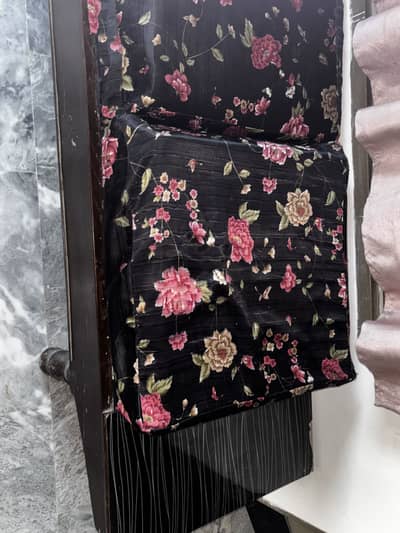 Sethi (3 seater) with cushion