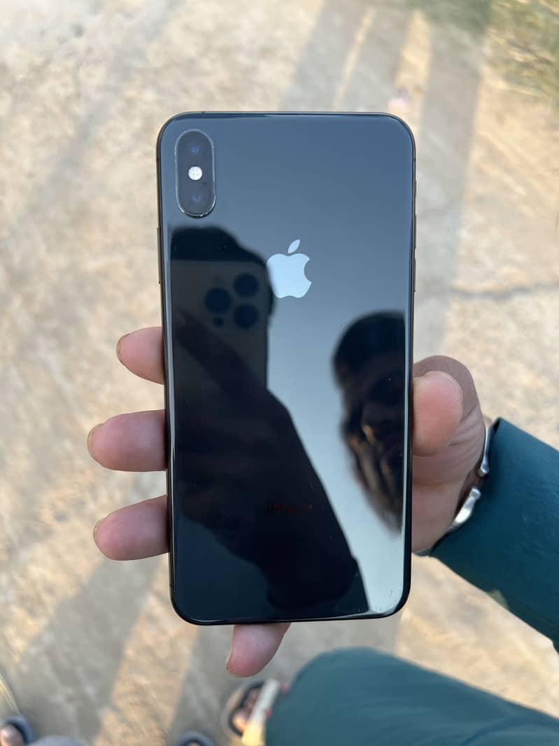 iPhone XS Max 4