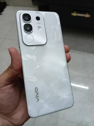vivo y29 complete box 6 month warranty