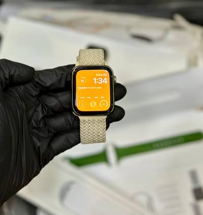 Apple Watch Series 6 44mm Gold 10/10 With Box