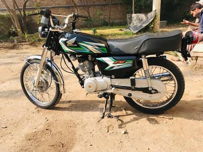 125 Total Geniun Condition  total. 1Lakh 70hzr